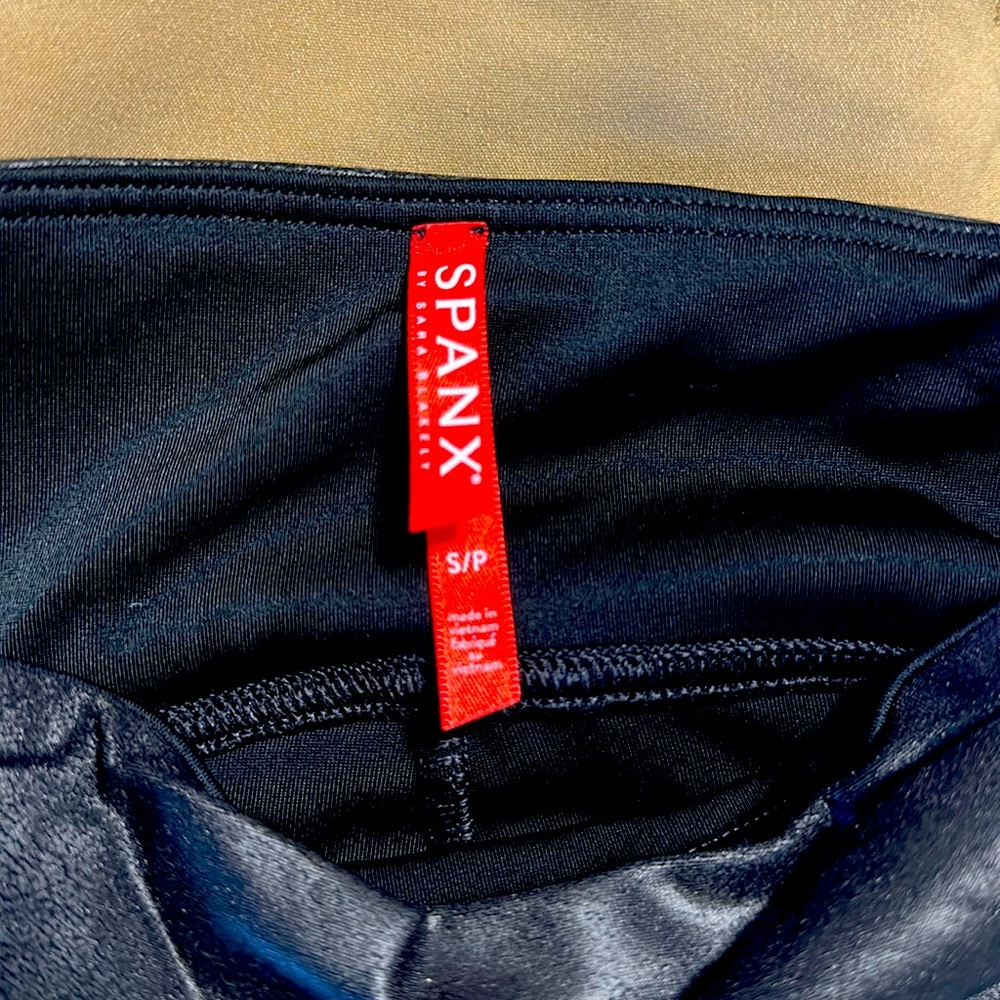 SPANX Faux Leather Leggings. Small. black. Perfect condition!